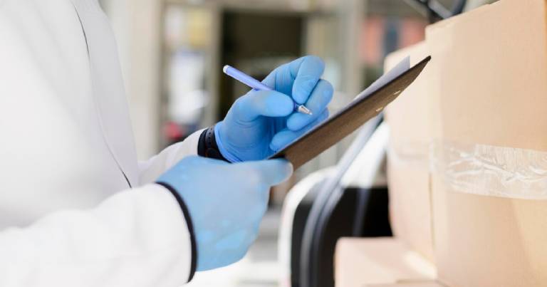 somos-especialistas-en-transporte-de-muestras-de-laboratorios-y-medicamentos